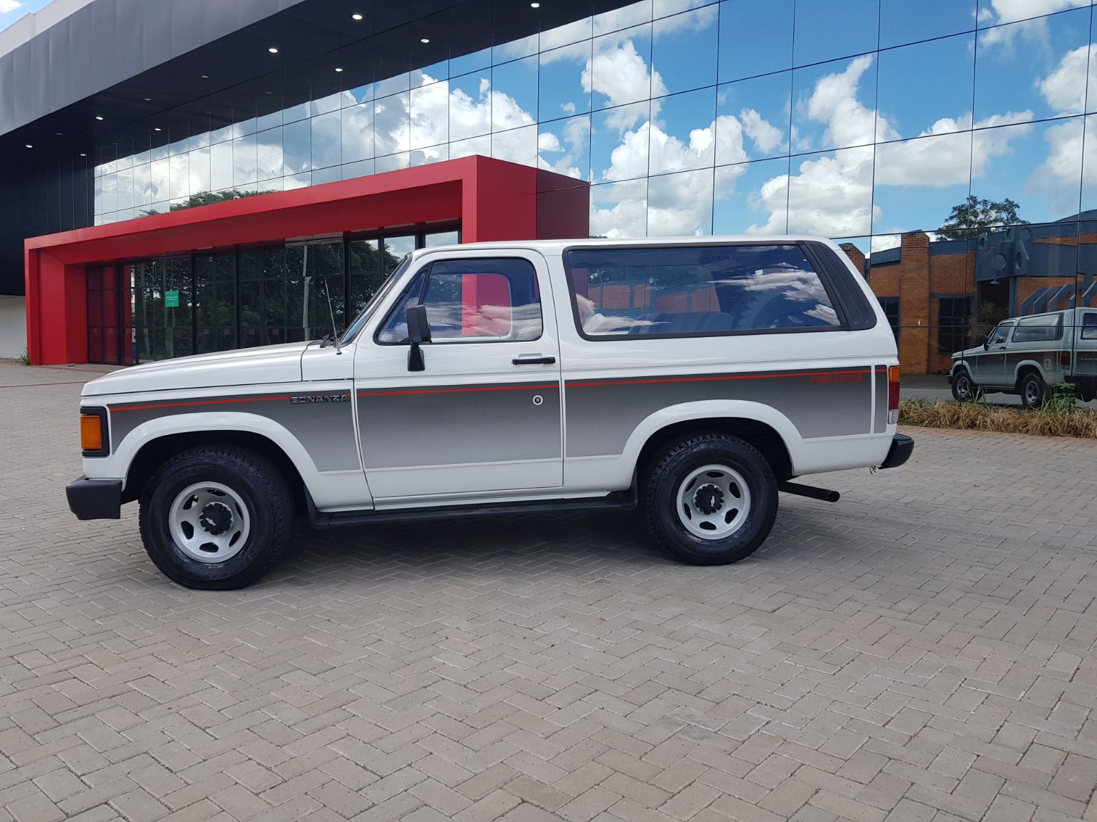 Bonanza Custom S 1993 a venda | Garage84